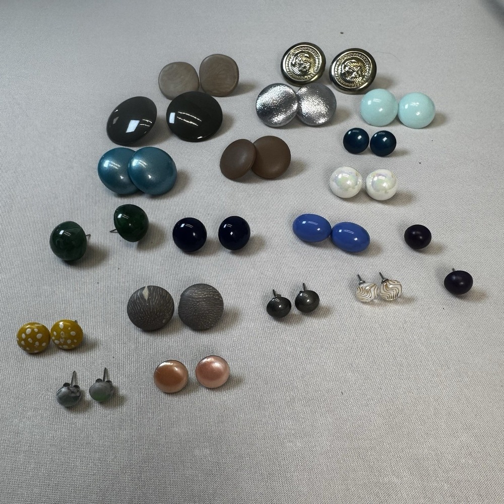 Lot 19 Pairs Of 80's Style Button Type Earrings For Pierced Ears Multiple Colors